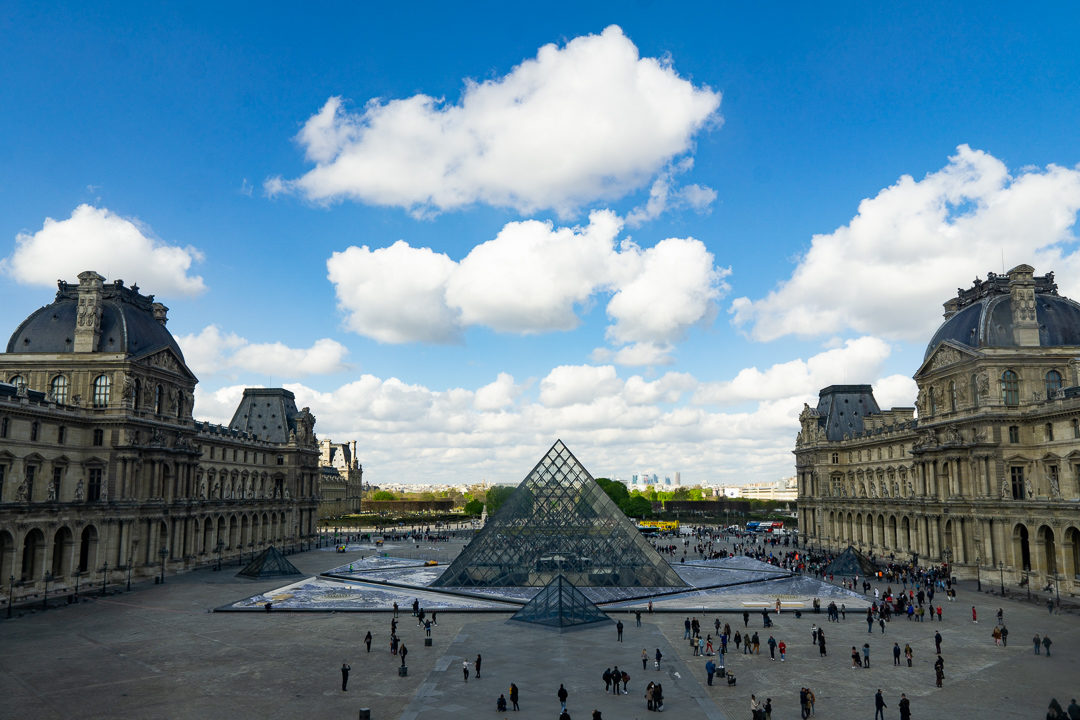 Pirâmide do Louvre