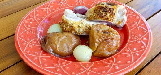 Costelinha de porco com crosta de castanhas