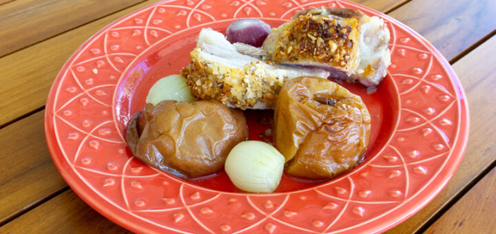 Costelinha de porco com crosta de castanhas