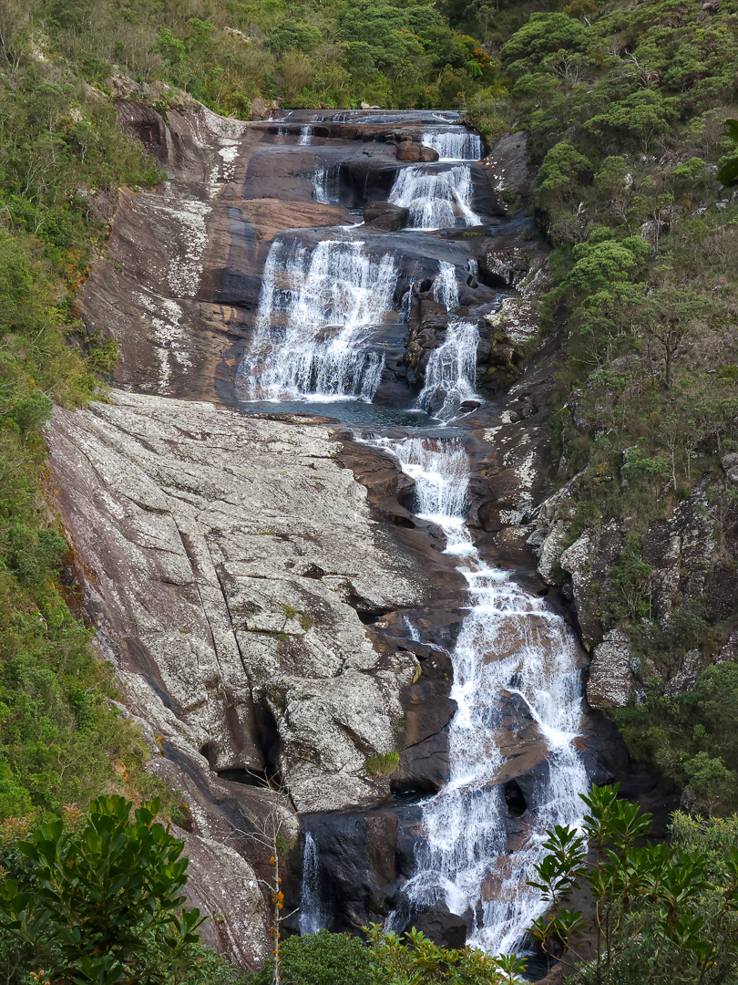 Cachoeira do Aurélio, Pedra Menina