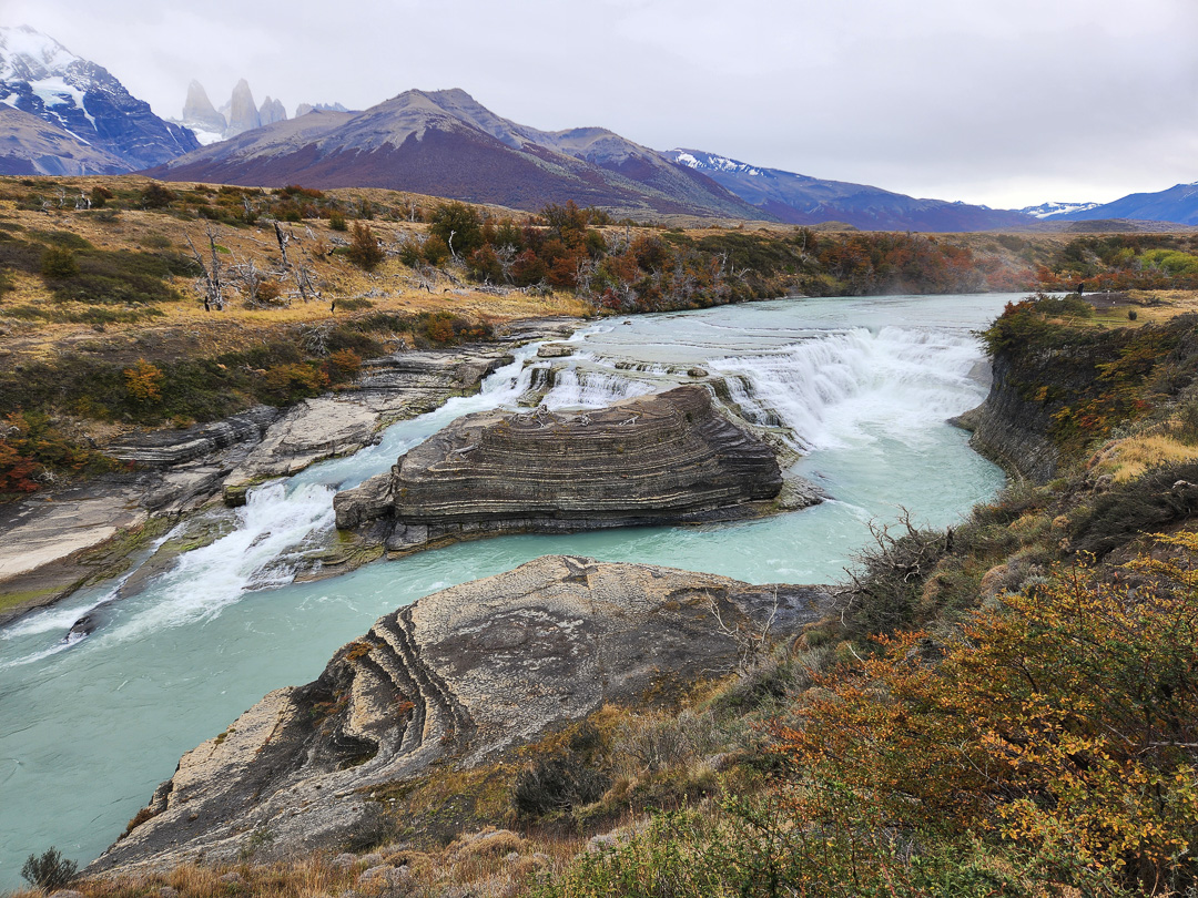 Cascada Paine, passeio de carro pelo parque Torres del paine